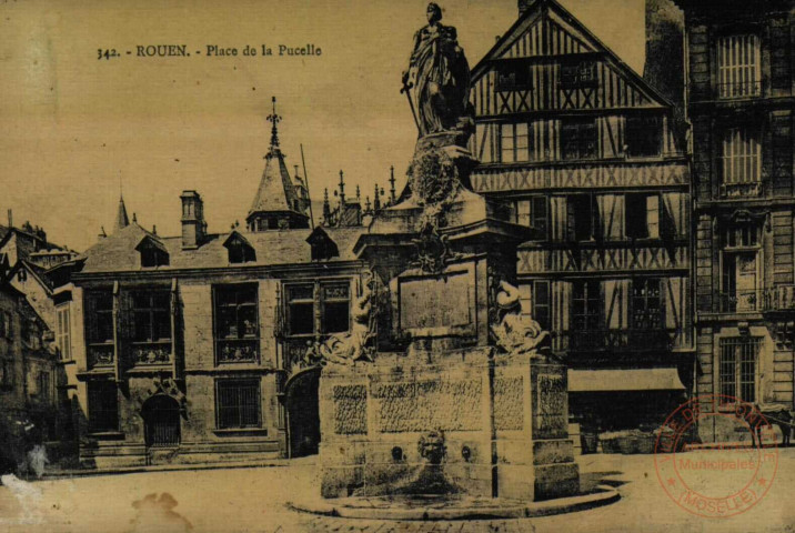 Rouen. Place de la Pucelle