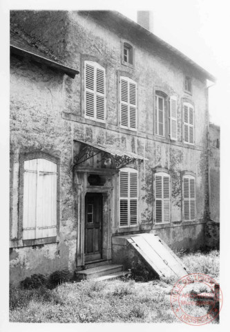 Ancien presbytère situé Chemin de Ronde à Rodemack. 1736