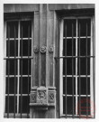 Cour du Château, façade du tribunal, pilastre rennaissance et médaillons - Thionville