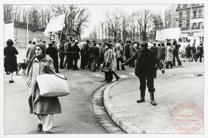 [Manifestation des syndicats CGT et CFDT, pour l'emploi des jeunes en Lorraine, photos prises à hauteur de la gare et de la place du Luxembourg]