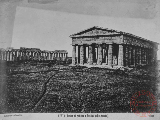 Italie - Paestum - Le temple de Neptune et la basilique