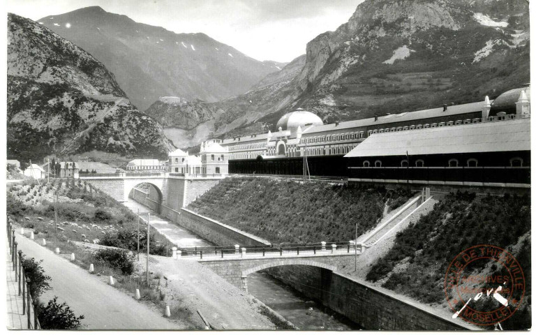 Vallée d'Aspe (B.-P.) - Canfranc - La gare internationale 'Los Aranones'