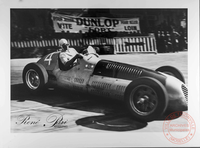 1949 Grand Prix de Perpignan - Gros plan sur Juan Manuel Fangio roulant sur Maserati