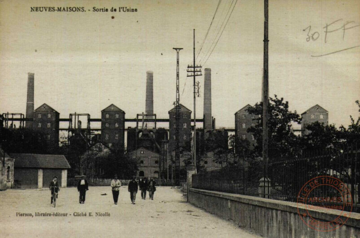 Neuves-Maisons : Sortie de l'Usine