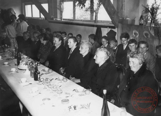 [Goûter des anciens à Boust]