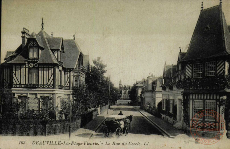 DEAUVILLE - La Plage- Fleurie- Le Rue du Cercle . L L