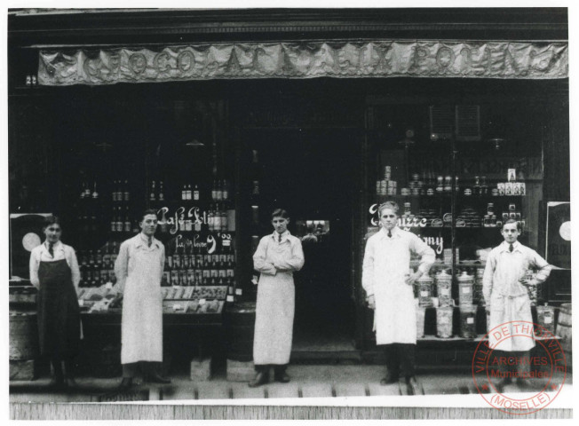 Epicerie Félix Potin, 22 rue du Four Banal en 1920