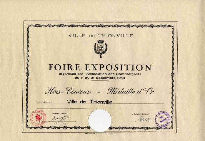Diplôme attribué à la Ville de Thionville lors de la Foire Exposition organisée par l'Association des Commerçants du 11 au 22 septembre 1948