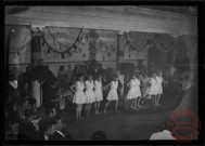 Foire exposition de 1948 - Groupe de danse au Trianon Palace