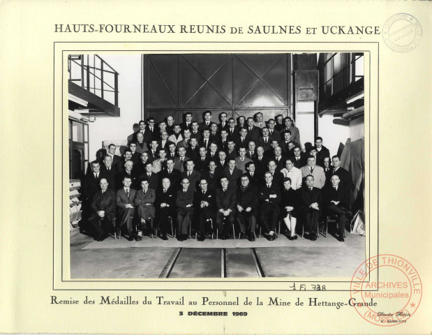 Hauts-fourneaux réunis de Saulnes et Uckange. Remise des médailles du travail au personnel de la mine de Hettange-Grande. 3 décembre 1969.