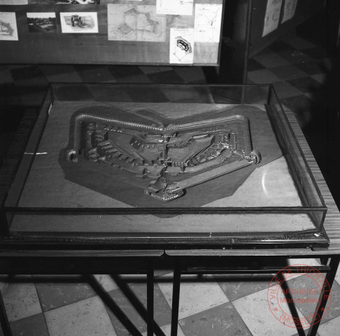 Exposition sur les fortifications à Thionville en 1970 par Georges Martig - Maquette en relief d'un fort