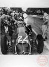 1949, grand prix de Pau - Maserati 4CLT/48 au stand