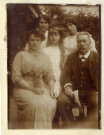 [Photographie de la famille Hourte le 2 juin 1915]