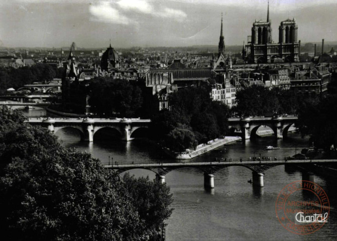 PARIS - La Pointe de la Cité et les Ponts