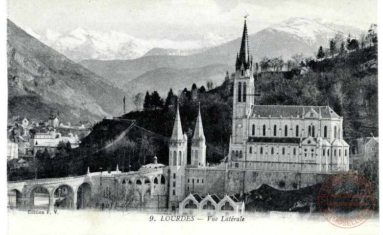 Lourdes - Vue Latérale