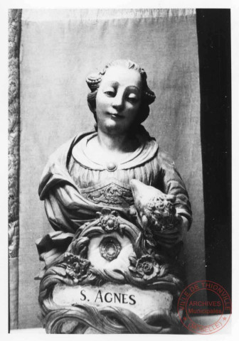 Buste-reliquaire de Sainte-Agnès situé dans la crypte de l'église Saint-Denis de Roussy-le-Village