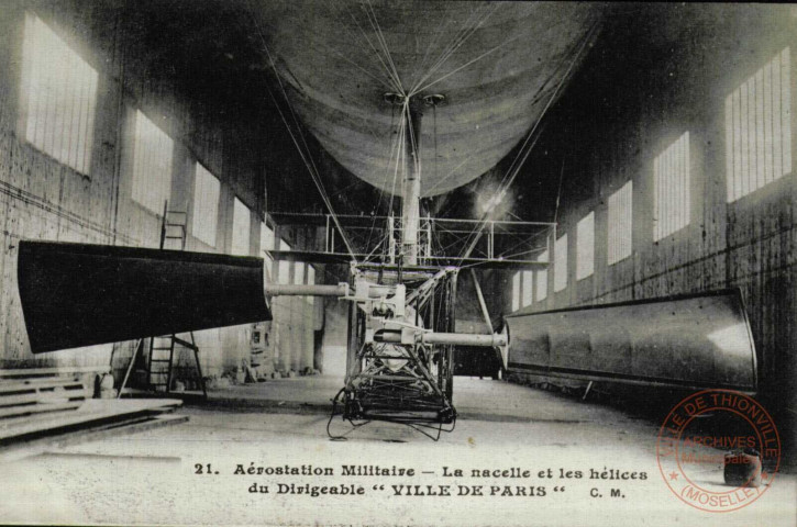 Aérostation Militaire - La nacelle et les hélices du Dirigeable 'VILLE DE PARIS'