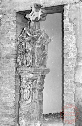 Bildstock se trouvant devant l'oratoire Notre-Dame à Basse-Ham, daté 1617. En face du 153 avenue de Nieppe