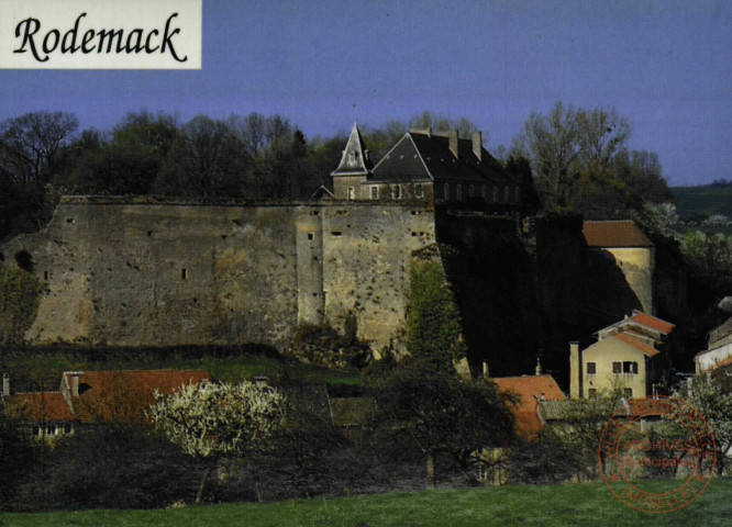 Rodemack - Panorama sur le château de Rodemack et ses remparts