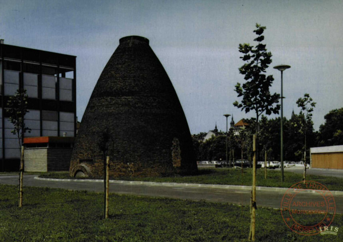 Sarreguemines (Moselle) : Ancien et très curieux four à faïence dont le volume est particulièrement remarquable