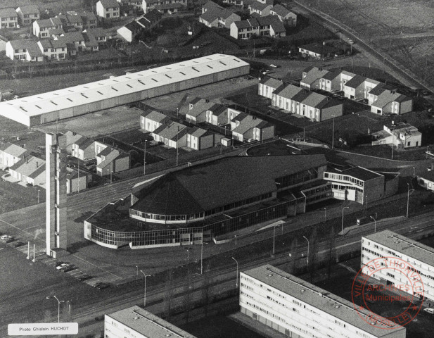 [Vue aérienne de la caserne des sapeurs pompiers dans les années 1980]