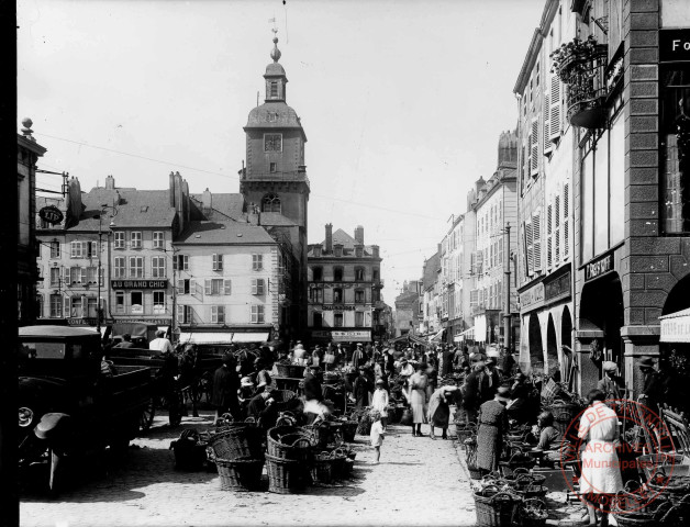 La place du Marché un jour de marché