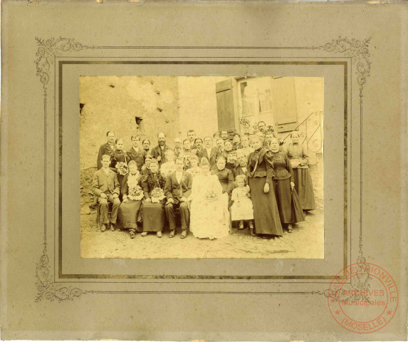 [Photographie d'un mariage dans les années 1900 à Algrange]