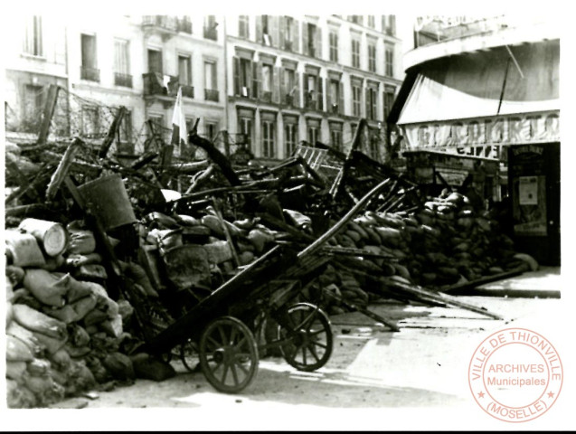 Barricade à Montparnasse