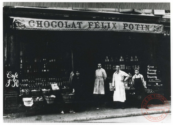 Epicerie Félix Potin, 22 rue du Four Banal en 1920