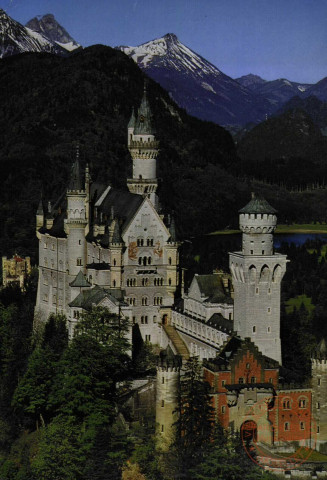 Königsschloss Neuschwanstein;mit Schloss Hohenschwangau,Schwansee,Aggenstein 1987m und Breitenberg 1838m