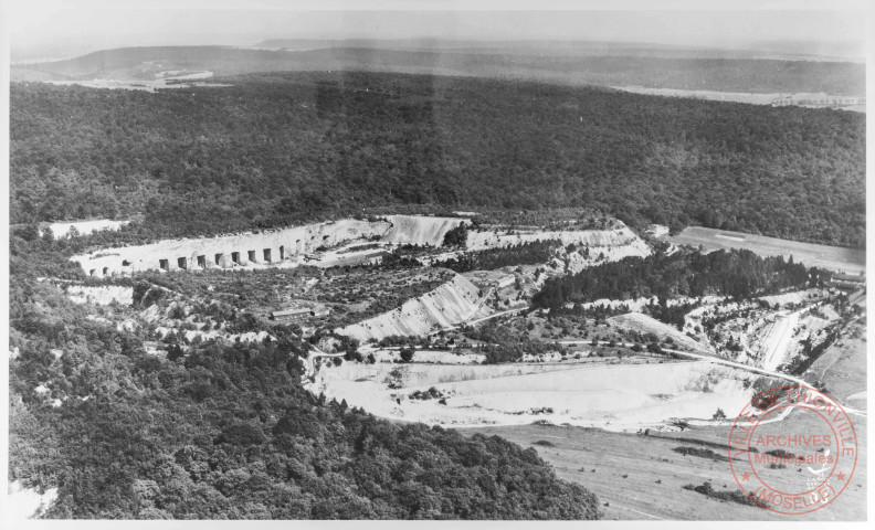 93. Industrie - Les carrières d'Euville