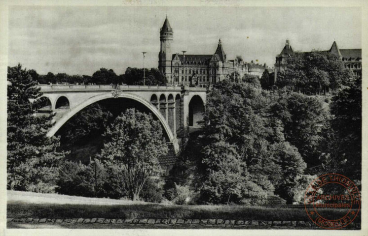 Luxembourg. Pont Adolphe et Caisse d'Epargne.