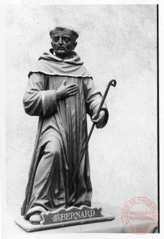 Statue en chêne de Saint-Bernard située à l'église paroissiale Saint-Rémy de Puttelange-lès-Thionville