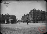 [La place de la République vers 1920]