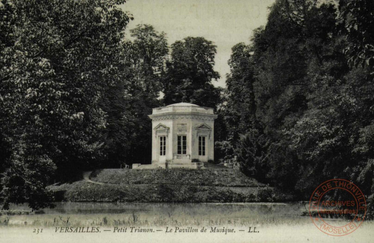 VERSAILLES- Petit Trianon - Le Pavillon de Musique