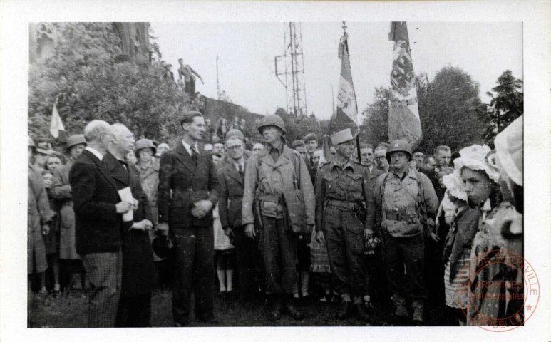 [Fêtes de la la Libération de Hayange, le 10 septembre 1944, en présence d'un Général de l'Armée de Patton]