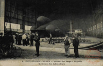 ISSY-LES-MOULINEAUX - Intérieur d'un hangar à dirigeable - Gonflement d'un ballon militaire