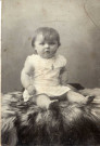 [Photographie d'un jeune bébé]