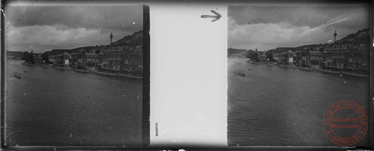 Belgique - Dinant, la Meuse en amont du pont