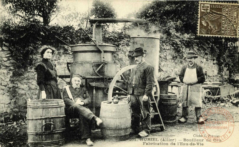 Huriel (Allier)- Bouilleur de Cru.Fabrication de l'Eau-de-Vie.