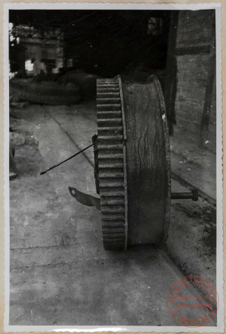 Galet de roulement du pont de la halle de coulée n°2. Exemple d'usure extrême.